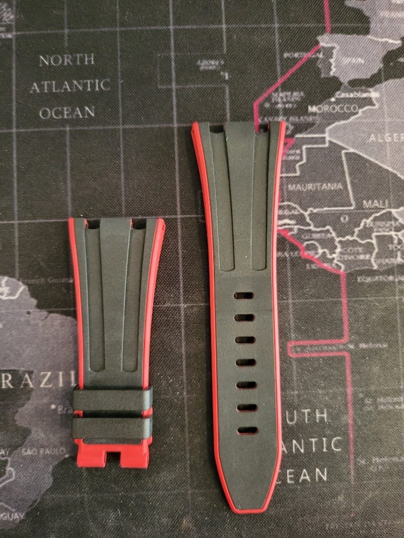 audemars_piguet_rubber_strap_o_1684374364_a9bc8952.jpg
